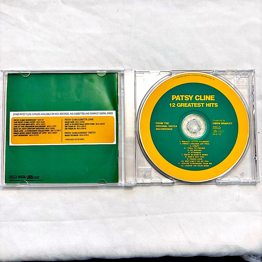 Sold -Patsy Cline “12 Greatest Hits” - re-released in 2003 - EXCELLENT CONDITION - Picture 2 of 3